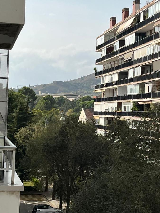 Precioso Y Tranquilo Apartamento Zona Alta Diagonal Barcelona Buitenkant foto