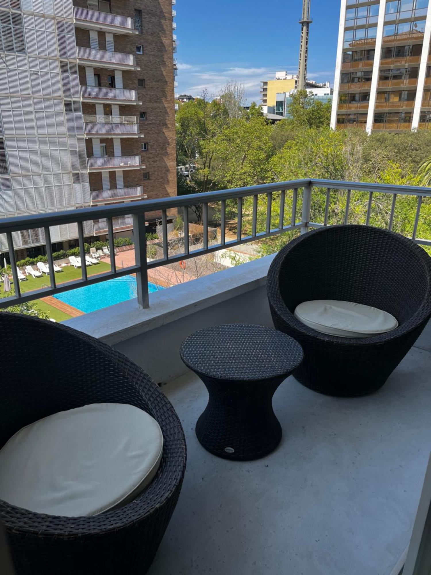 Precioso Y Tranquilo Apartamento Zona Alta Diagonal Barcelona Buitenkant foto